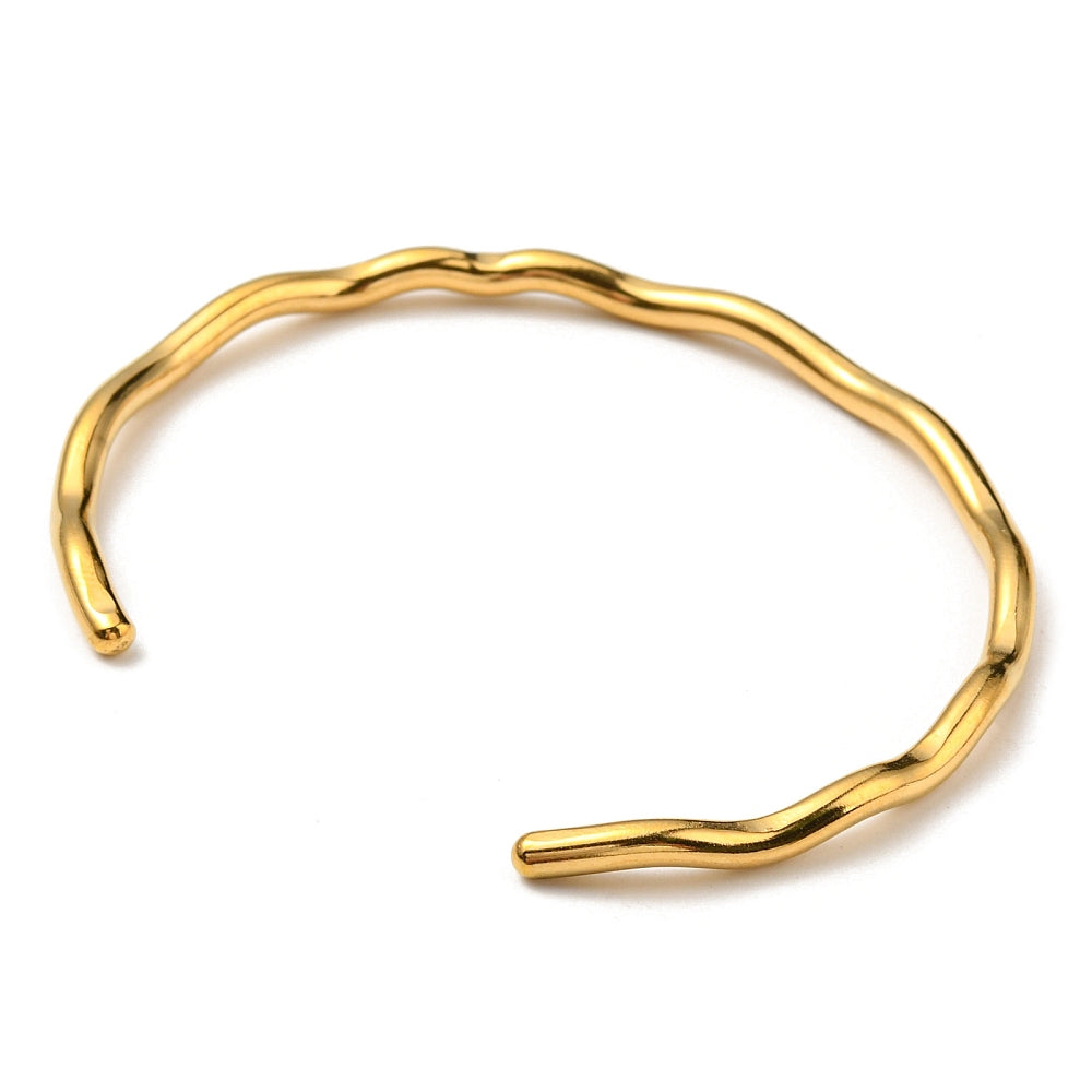 Wavy bangle